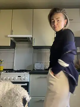 MartaLuna  online show from February 4, 2026, 2:12 pm