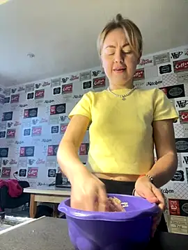 MartaLuna  online show from November 25, 2025, 10:04 am