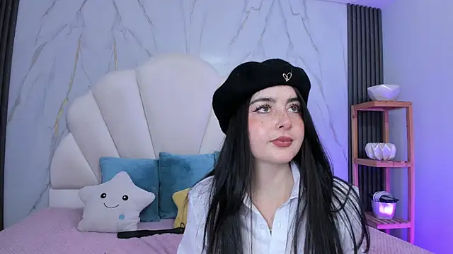 Ashleypetit online show from April 25, 2026, 12:52 pm