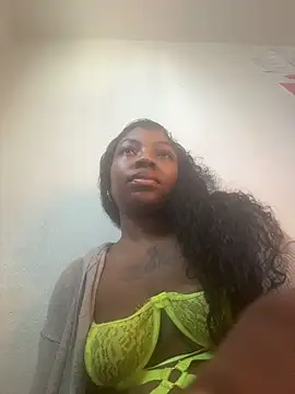 Snapshot of Cocochanel4567 chatting on June 12, 2026, 4:27 pm Cocochanel4567 online show from June 12, 2026, 4:27 pm