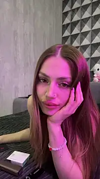 Elizabeth Tay online show from April 30, 2026, 6:48 pm