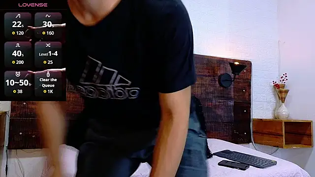 JhosuaVega online show from October 9, 2025, 6:52 pm