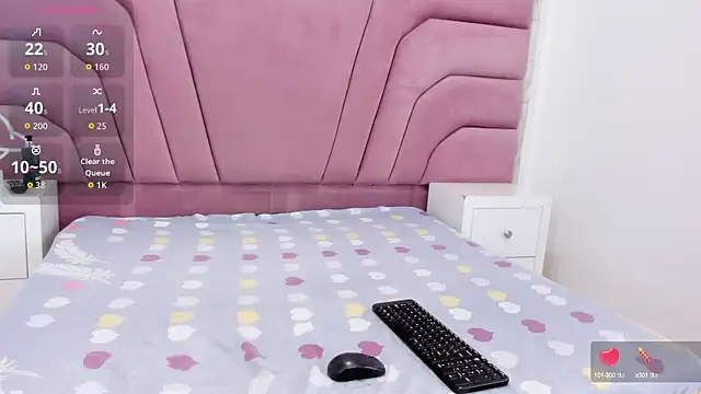 miajhonsonx online show from October 15, 2025, 12:46 pm