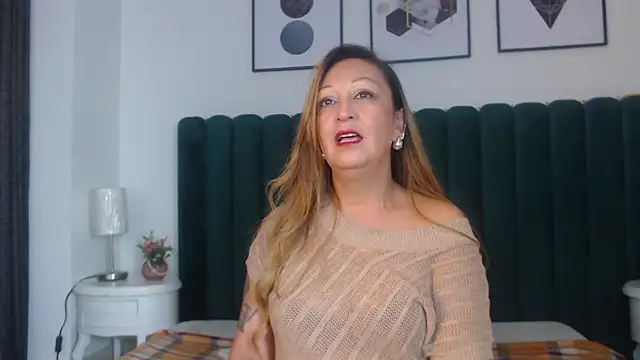 VictoriaQueen Fg online show from October 6, 2025, 12:39 pm