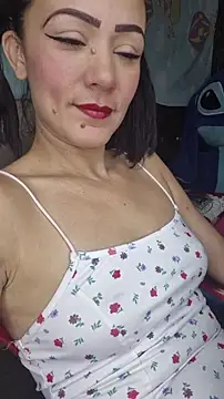 Lhia  online show from January 17, 2026, 4:32 pm