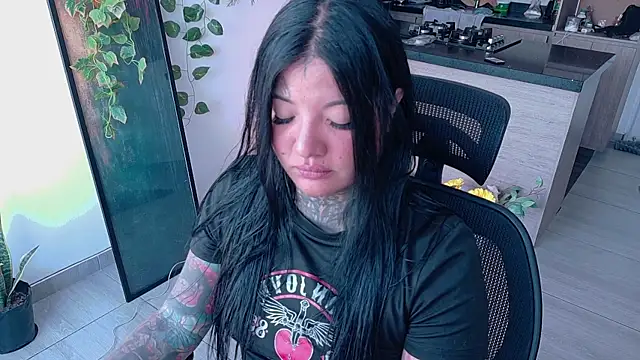 Unatatuada online show from November 10, 2025, 8:14 pm