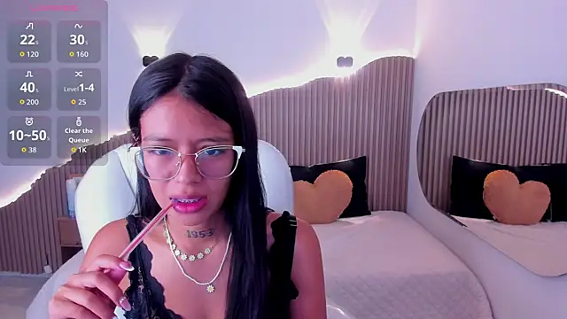 Snapshot of Iris8_ chatting on June 6, 2026, 12:54 pm Iris8 online show from June 6, 2026, 12:54 pm