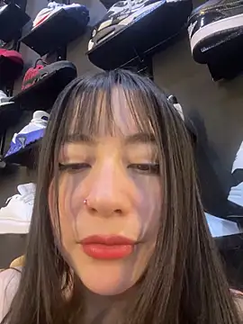 Wayne-and-Milu online show from April 13, 2026, 12:14 am