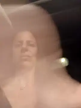 Alexis21821 online show from September 19, 2025, 10:03 pm