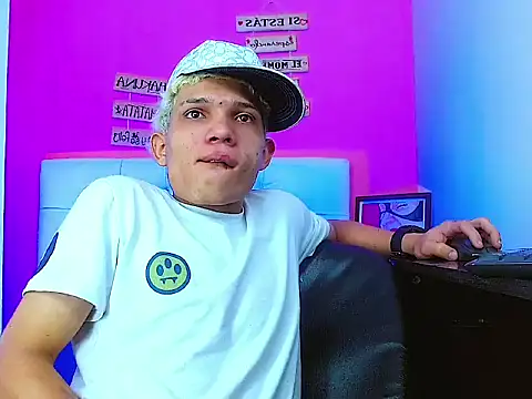 EL VENEZOLANO 22CM online show from October 29, 2025, 4:55 am