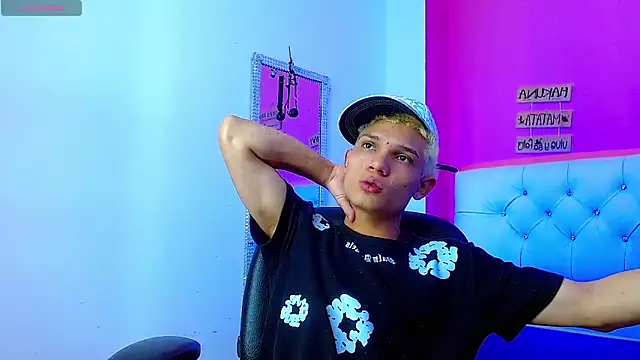 EL VENEZOLANO 22CM online show from October 9, 2025, 4:46 am