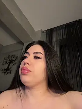 Snapshot of Andrestarr chatting on August 1, 2026, 6:28 pm Andrestarr online show from August 1, 2026, 6:28 pm