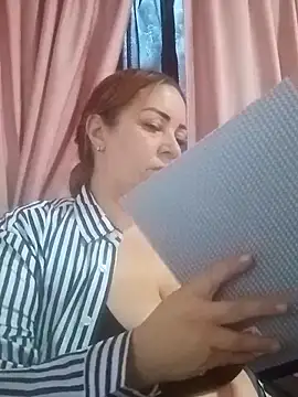 alexiaystive3 online show from September 23, 2025, 4:14 pm