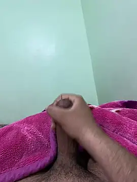 Snapshot of ali__ali210 chatting on February 12, 2026, 5:13 pm ali ali210 online show from February 12, 2026, 5:13 pm