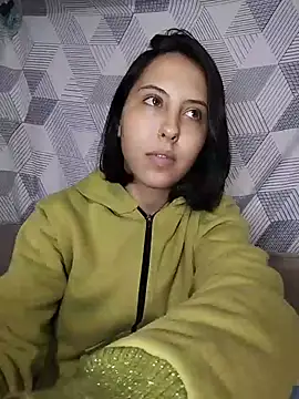 Snapshot of melzinhah03 chatting on June 16, 2026, 12:21 am melzinhah03 online show from June 16, 2026, 12:21 am