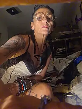 jasonee13 online show from June 26, 2026, 4:40 am