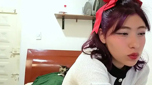 Sullyoonn online show from September 25, 2025, 8:15 pm