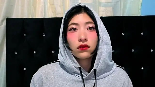 Sullyoonn online show from October 18, 2025, 12:01 am