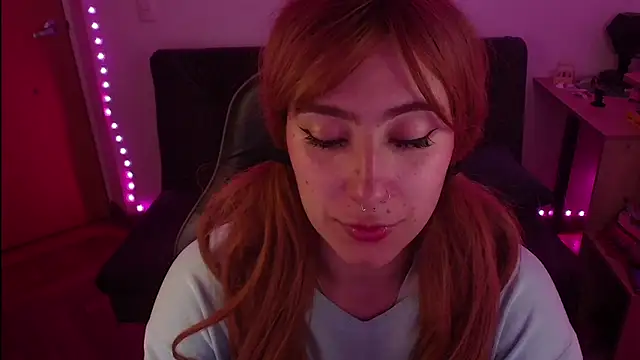 Miacatsito3 online show from October 23, 2025, 4:33 am