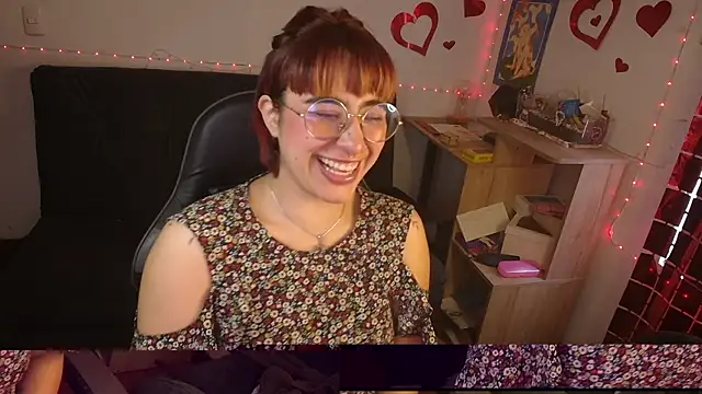 Miacatsito3 online show from May 12, 2026, 10:27 pm