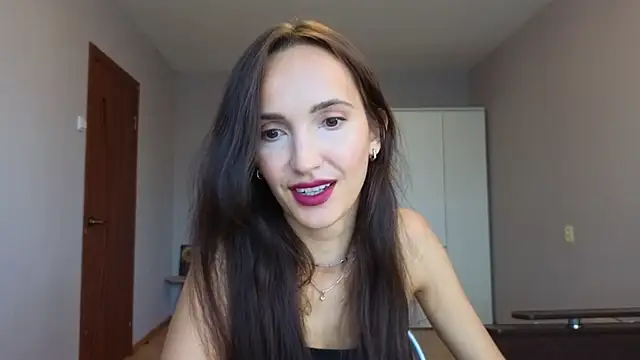 Lillian-Clark online show from September 27, 2025, 11:16 am