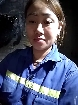 Snapshot of Dung_x chatting on March 11, 2026, 5:45 am Dung x online show from March 11, 2026, 5:45 am