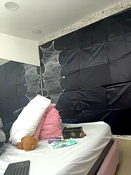 SienaWild online show from October 8, 2025, 3:41 am