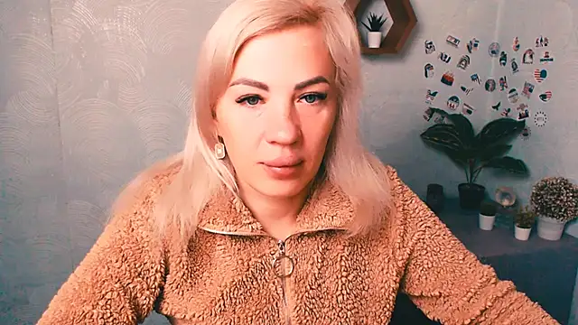 EmmaCat  online show from September 27, 2025, 4:29 am