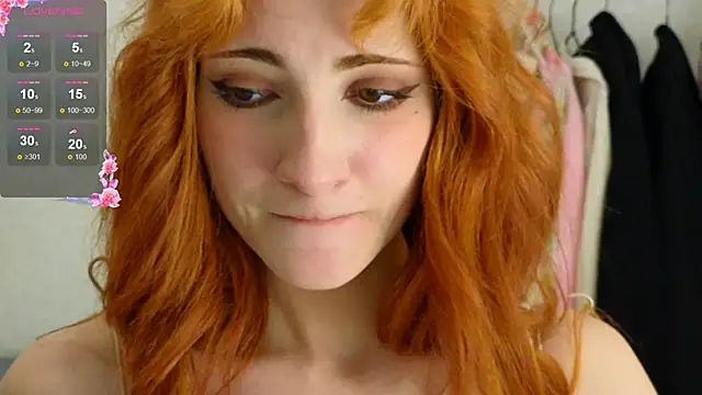 LoryFoxy online show from September 17, 2025, 4:31 pm