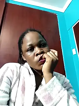 Snapshot of BlondieBitch chatting on February 9, 2026, 3:32 pm BlondieBitch online show from February 9, 2026, 3:32 pm