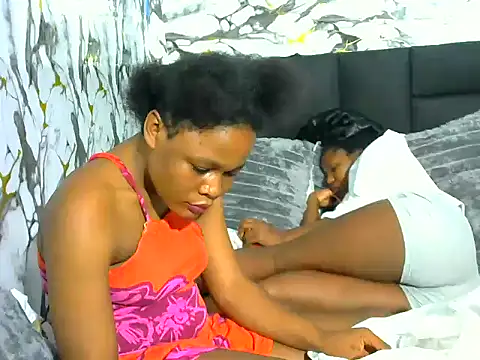 Snapshot of BlondieBitch chatting on March 21, 2026, 2:46 am BlondieBitch online show from March 21, 2026, 2:46 am