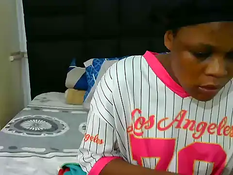 BlondieBitch online show from August 3, 2026, 5:37 am