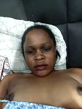 Snapshot of BlondieBitch chatting on February 16, 2026, 2:54 am BlondieBitch online show from February 16, 2026, 2:54 am