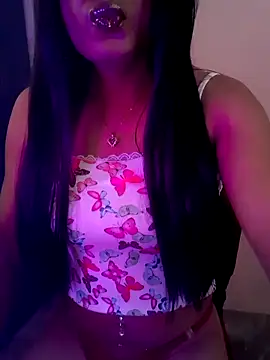 Cutie-Whiskey1 online show from November 11, 2025, 8:53 am