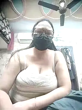 thehotlady online show from September 23, 2025, 6:48 pm