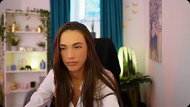 Alexis Love  online show from October 5, 2025, 1:13 pm