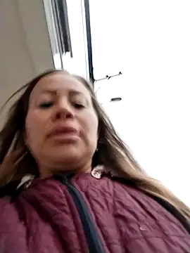 LaraCaliente online show from October 9, 2025, 10:10 pm