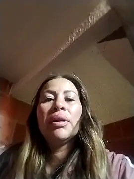 LaraCaliente online show from October 4, 2025, 9:38 pm