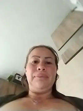 LaraCaliente online show from June 12, 2026, 10:51 pm
