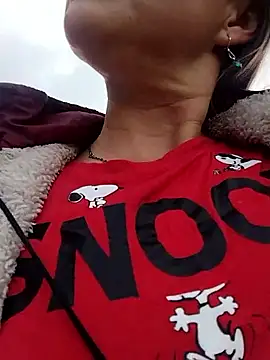 LaraCaliente online show from January 8, 2026, 9:21 pm