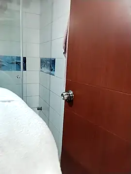 Snapshot of LaraCaliente chatting on March 9, 2026, 1:03 pm LaraCaliente online show from March 9, 2026, 1:03 pm