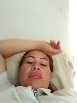 Snapshot of LaraCaliente chatting on March 13, 2026, 6:46 pm LaraCaliente online show from March 13, 2026, 6:46 pm