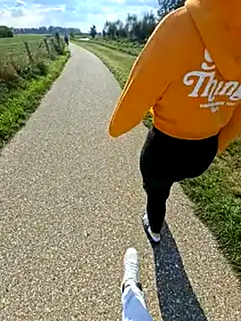 Teealisa online show from September 29, 2025, 1:06 pm