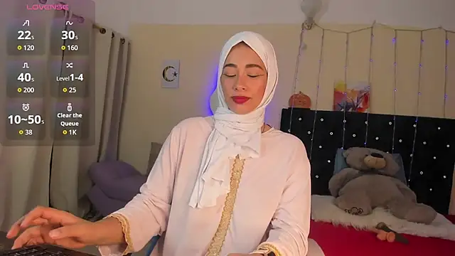 ShanaJamil online show from April 23, 2026, 12:11 pm
