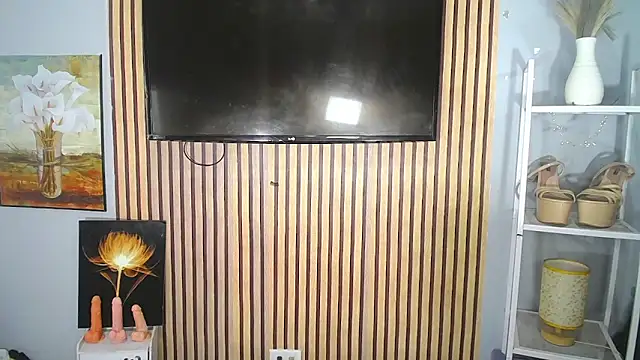 xxxgoddesnicolexxx online show from June 15, 2026, 4:12 am