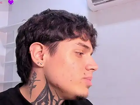 Declan-Fox online show from February 6, 2026, 3:57 am