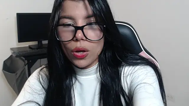 MayaScott11 online show from April 27, 2026, 7:12 pm