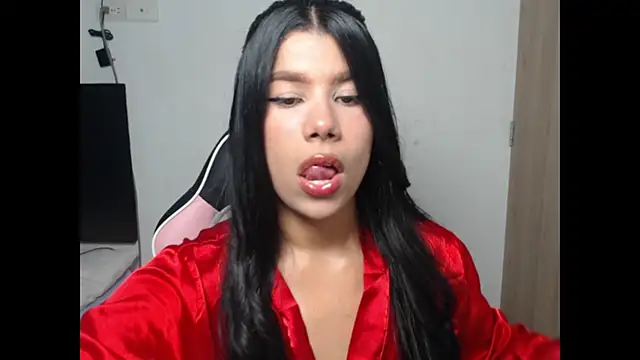 MayaScott11 online show from May 25, 2026, 7:12 pm