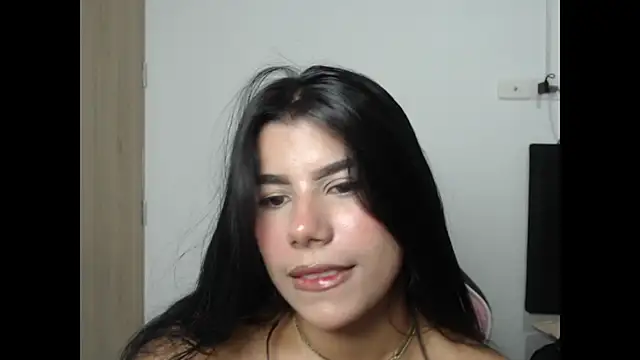 MayaScott11 online show from September 14, 2025, 5:24 pm