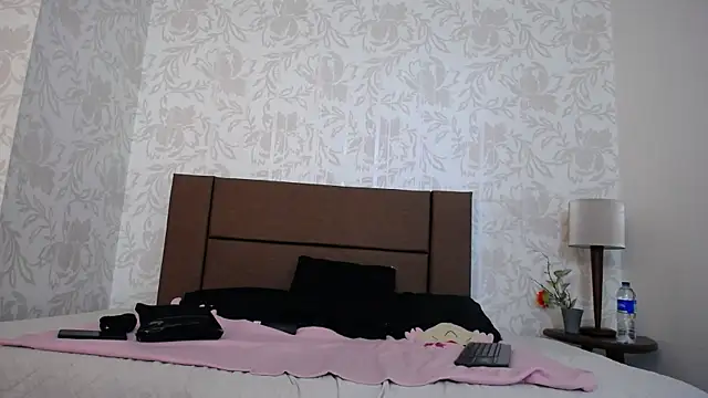 Snapshot of Ava_Raye chatting on May 14, 2026, 6:49 pm Ava Raye online show from May 14, 2026, 6:49 pm